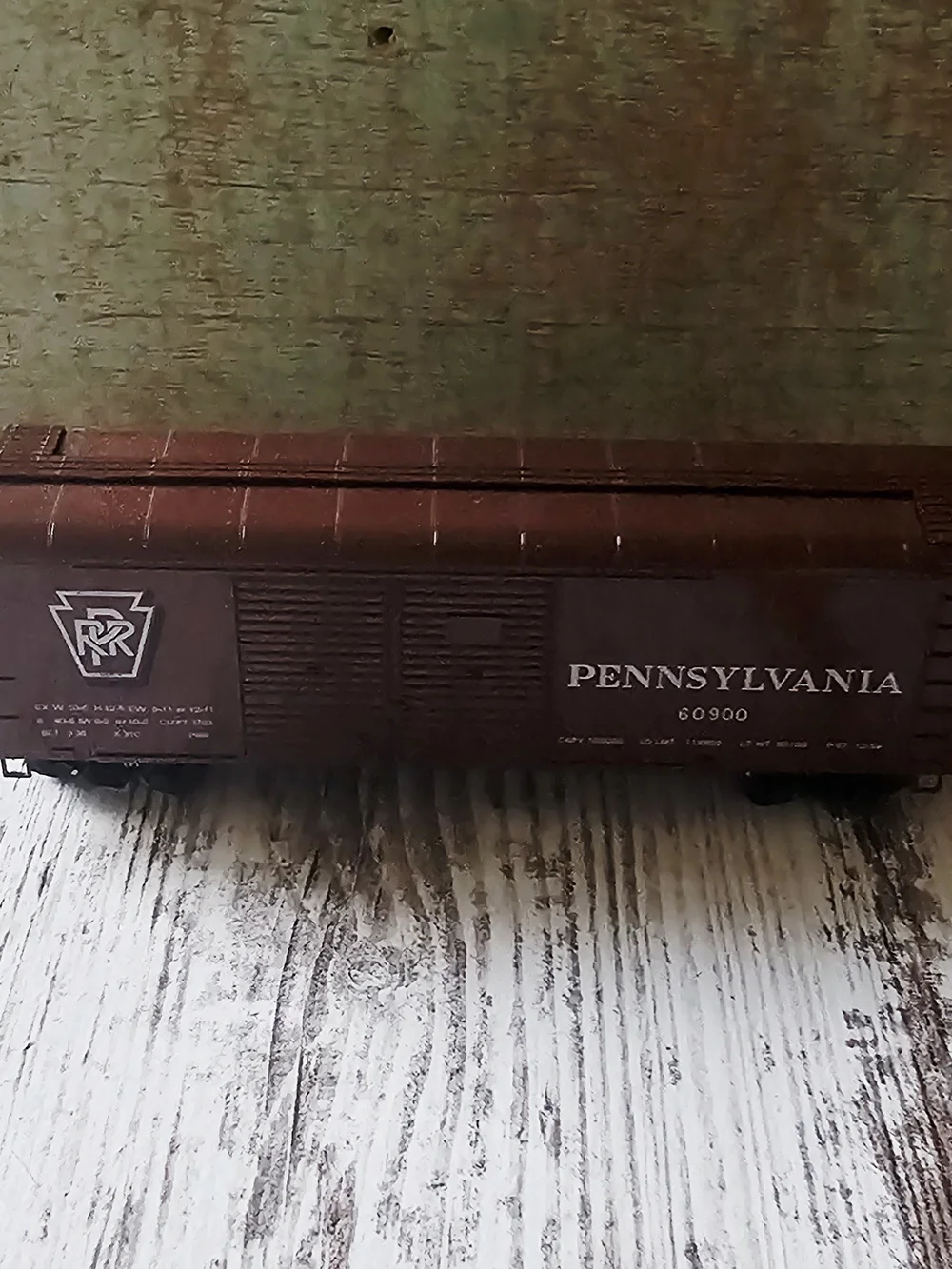 HO Scale Bowser Pennsylvania Round Roof Boxcar PRR Shadow Keystone Inset Roof